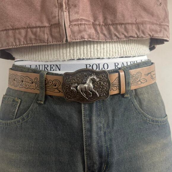 Tan and brown western - Picture 1 of 7